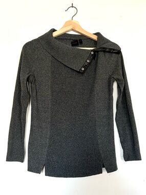 RAFAELLA Women's Charcoal Gray Ribbed Asymmetric Collar Sweater